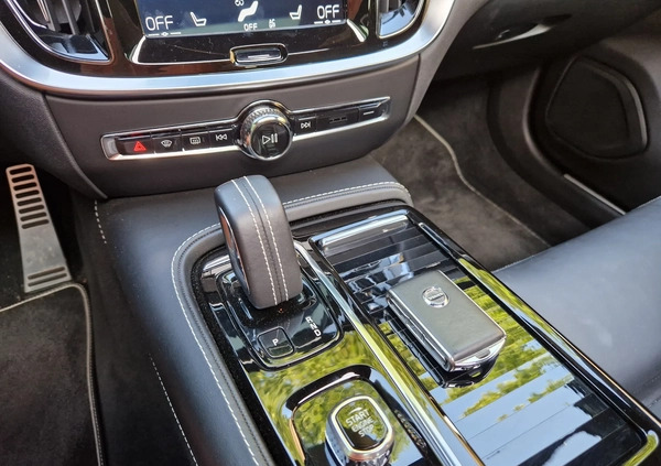 Volvo V60 cena 163900 przebieg: 85500, rok produkcji 2019 z Katowice małe 781